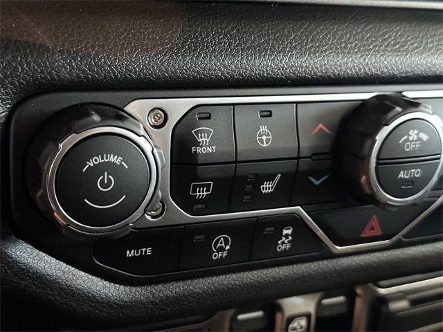new 2025 Jeep Wrangler car, priced at $53,470
