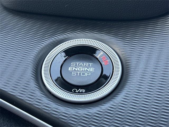 new 2025 Jeep Grand Cherokee car, priced at $38,517