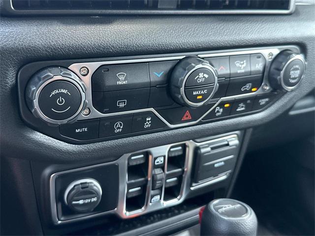 new 2025 Jeep Gladiator car, priced at $46,728