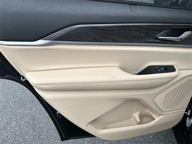 new 2025 Jeep Grand Cherokee L car, priced at $50,277