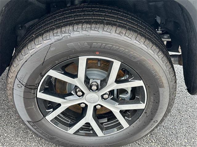 new 2025 Jeep Grand Cherokee L car, priced at $50,277