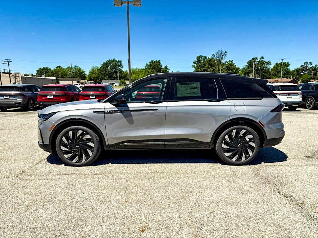 new 2025 Lincoln Nautilus car, priced at $61,328