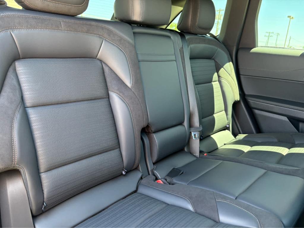 new 2025 Lincoln Nautilus car, priced at $61,328