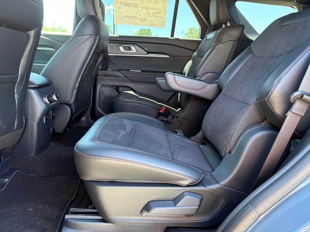 new 2025 Ford Explorer car, priced at $58,350