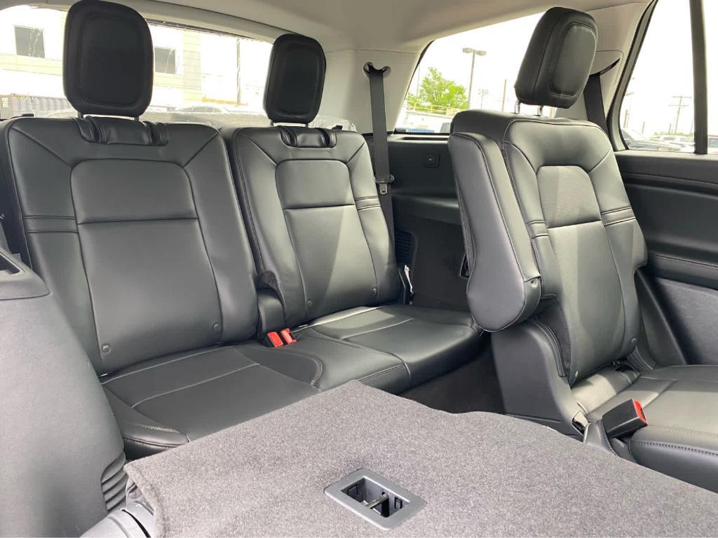 new 2025 Lincoln Aviator car, priced at $59,527