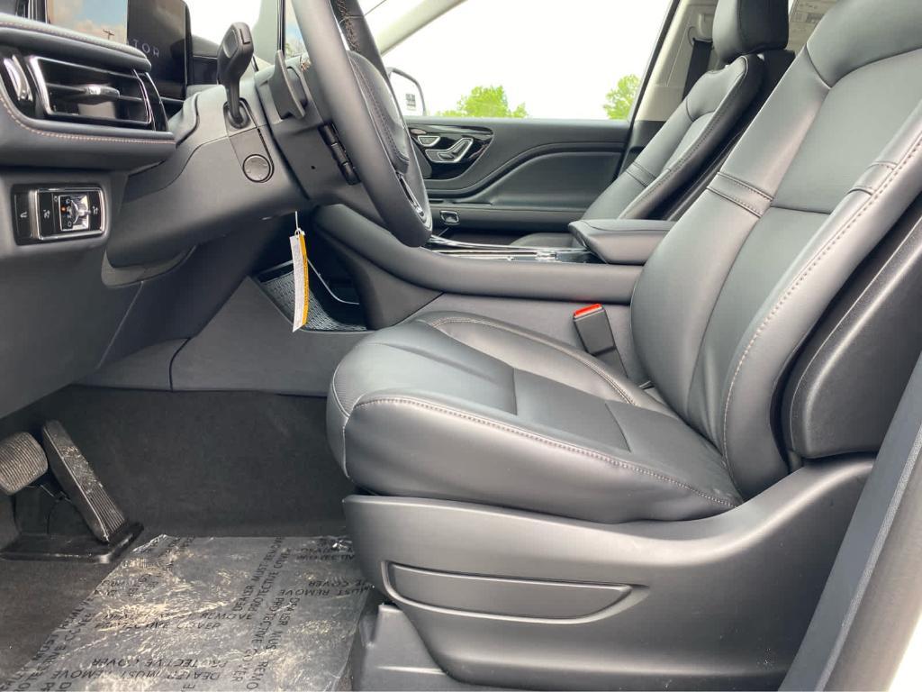 new 2025 Lincoln Aviator car, priced at $59,527