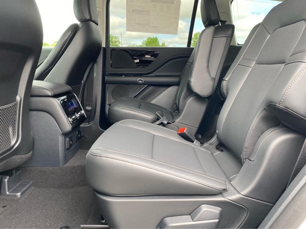 new 2025 Lincoln Aviator car, priced at $59,527