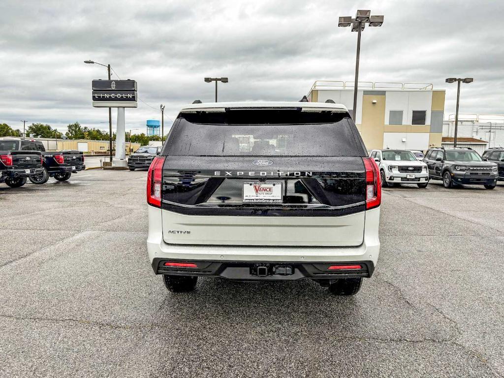new 2025 Ford Expedition car, priced at $72,885
