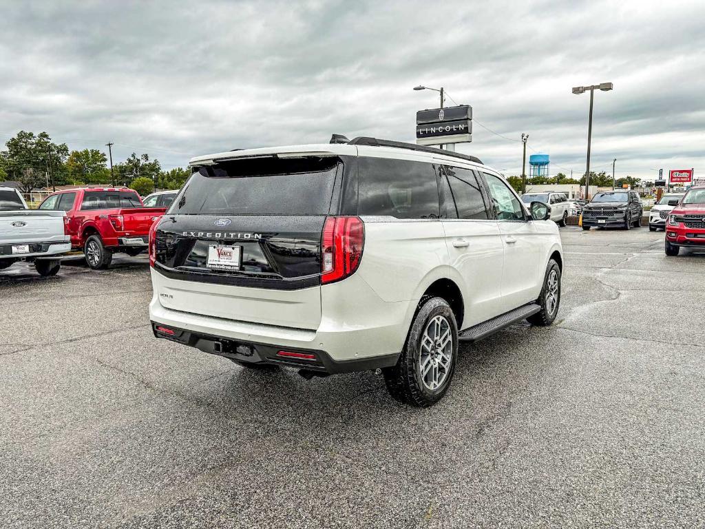 new 2025 Ford Expedition car, priced at $72,885