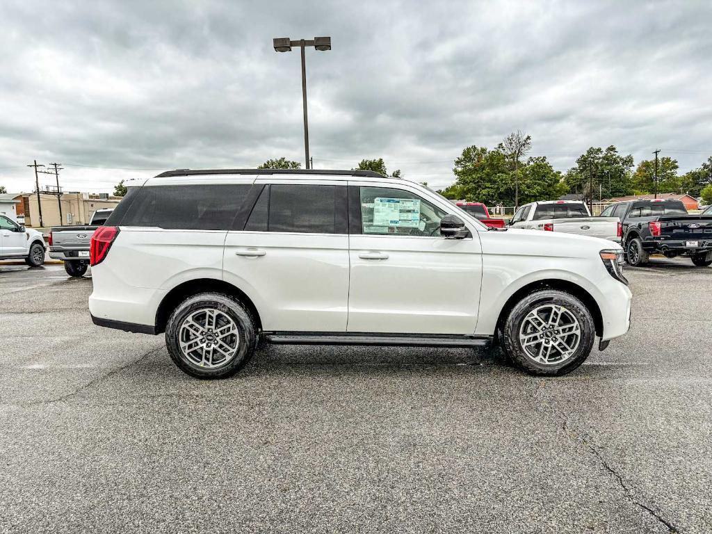 new 2025 Ford Expedition car, priced at $72,885