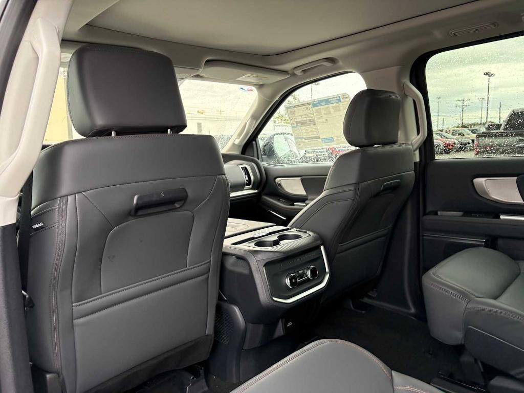 new 2025 Ford Expedition car, priced at $72,885