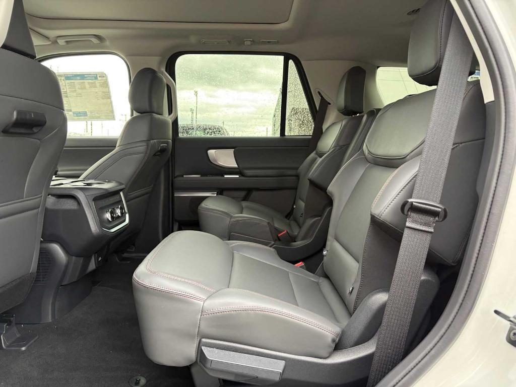 new 2025 Ford Expedition car, priced at $72,885