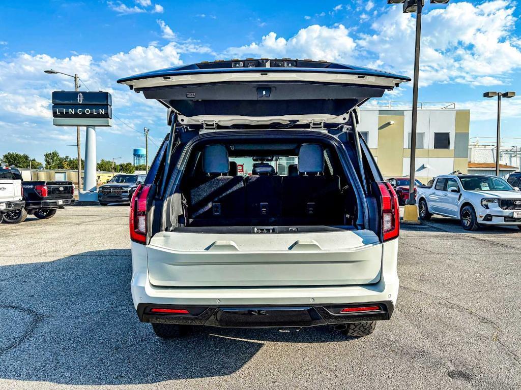 new 2025 Ford Expedition car, priced at $84,820