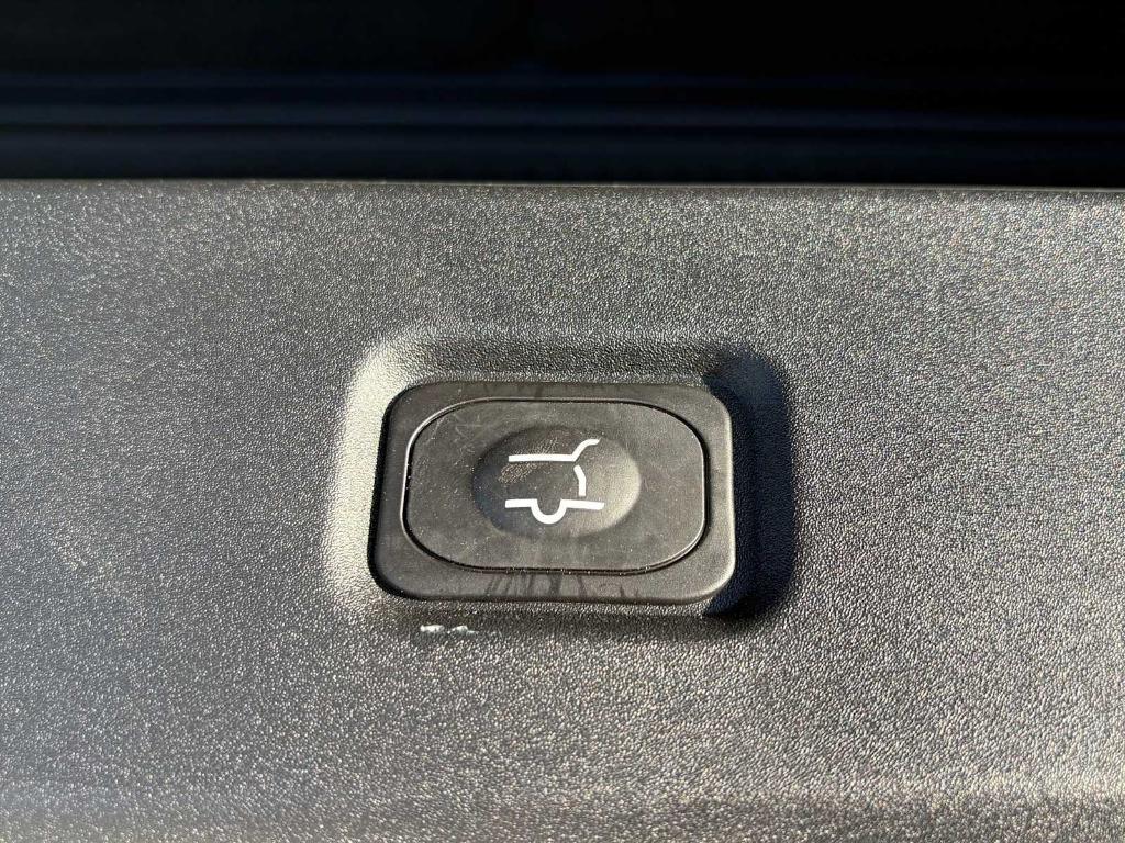 new 2025 Ford Expedition car, priced at $84,820