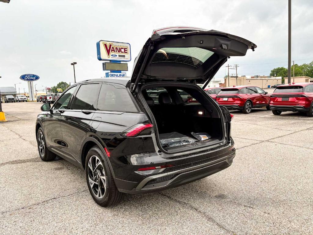 new 2025 Lincoln Nautilus car, priced at $55,423