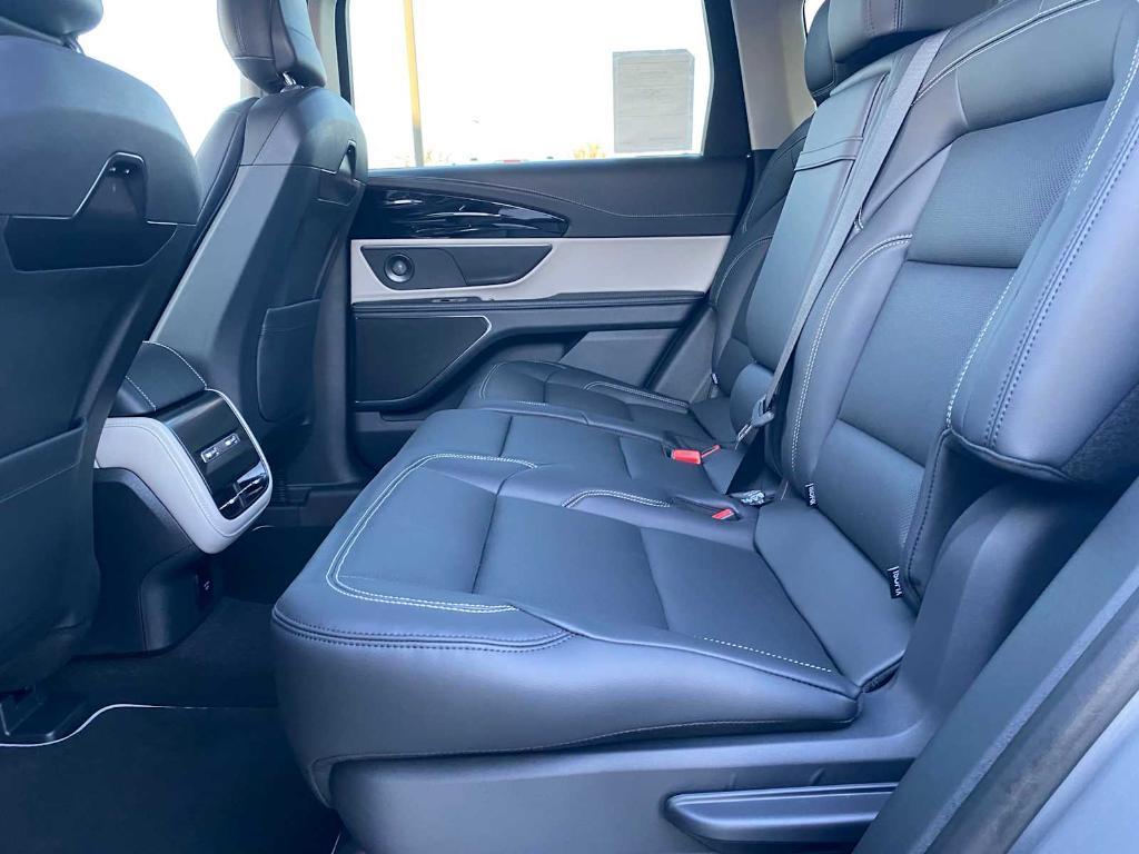 new 2025 Lincoln Nautilus car, priced at $55,246