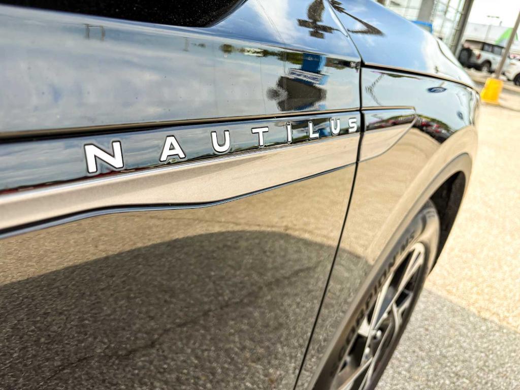 new 2025 Lincoln Nautilus car, priced at $53,083