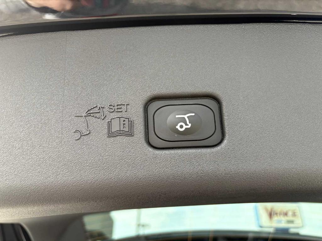 new 2025 Lincoln Nautilus car, priced at $53,083