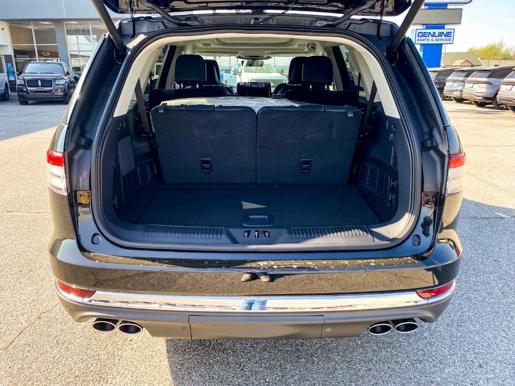 new 2025 Lincoln Aviator car, priced at $69,307