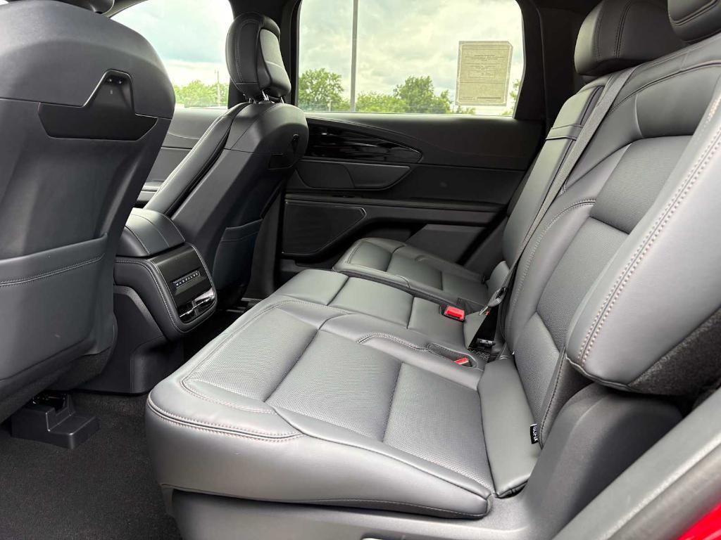 new 2025 Lincoln Nautilus car, priced at $52,835