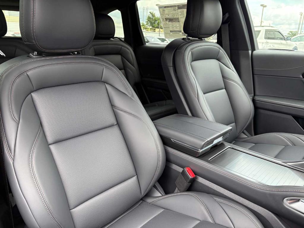 new 2025 Lincoln Nautilus car, priced at $52,835