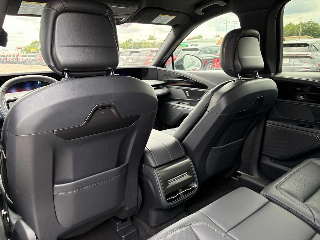 new 2025 Lincoln Nautilus car, priced at $52,835