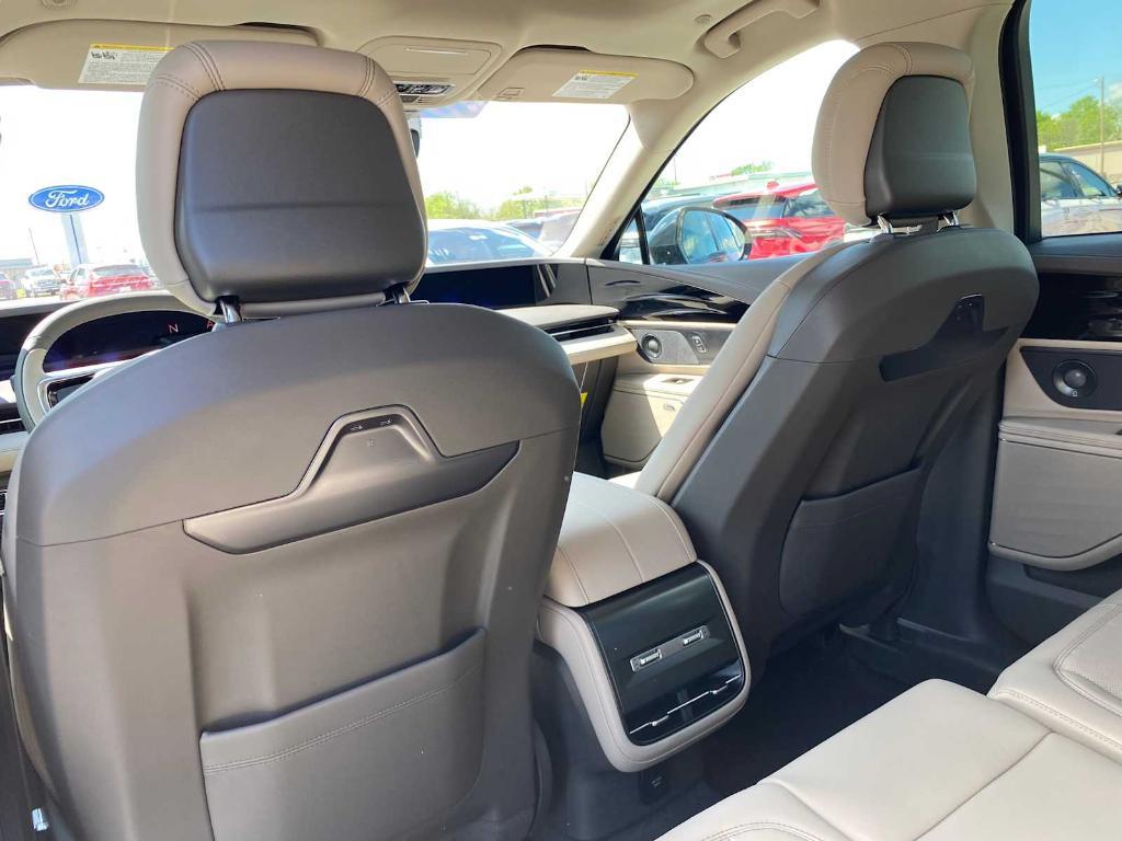 new 2025 Lincoln Nautilus car, priced at $55,453