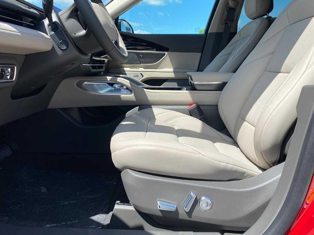 new 2025 Lincoln Nautilus car, priced at $55,453