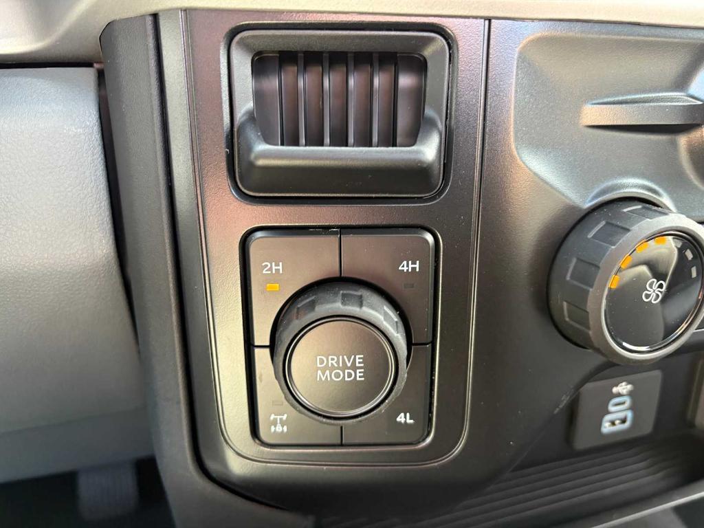new 2025 Ford F-350 car, priced at $50,140