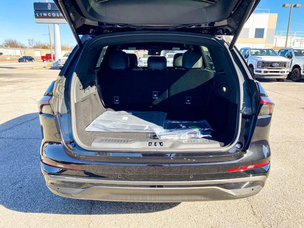 new 2025 Lincoln Nautilus car, priced at $50,803
