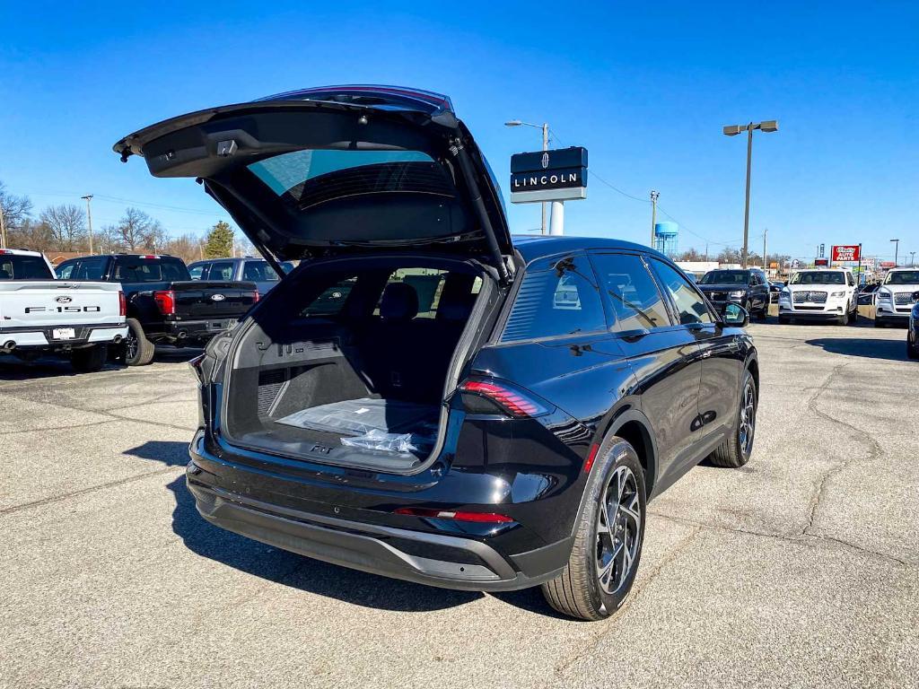 new 2025 Lincoln Nautilus car, priced at $50,803