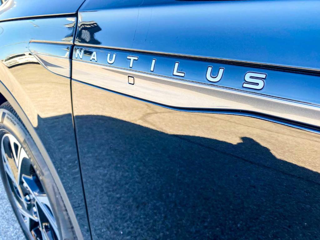 new 2025 Lincoln Nautilus car, priced at $50,803