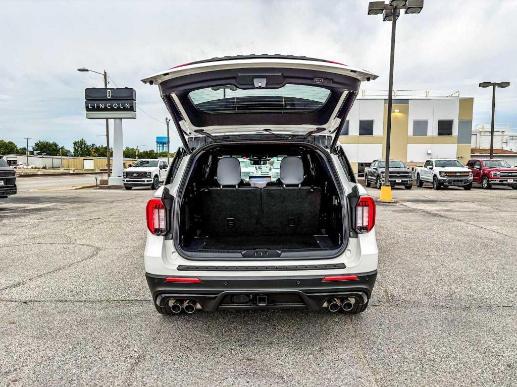 new 2025 Ford Explorer car, priced at $58,480