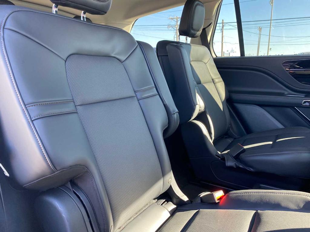 new 2025 Lincoln Aviator car, priced at $59,895