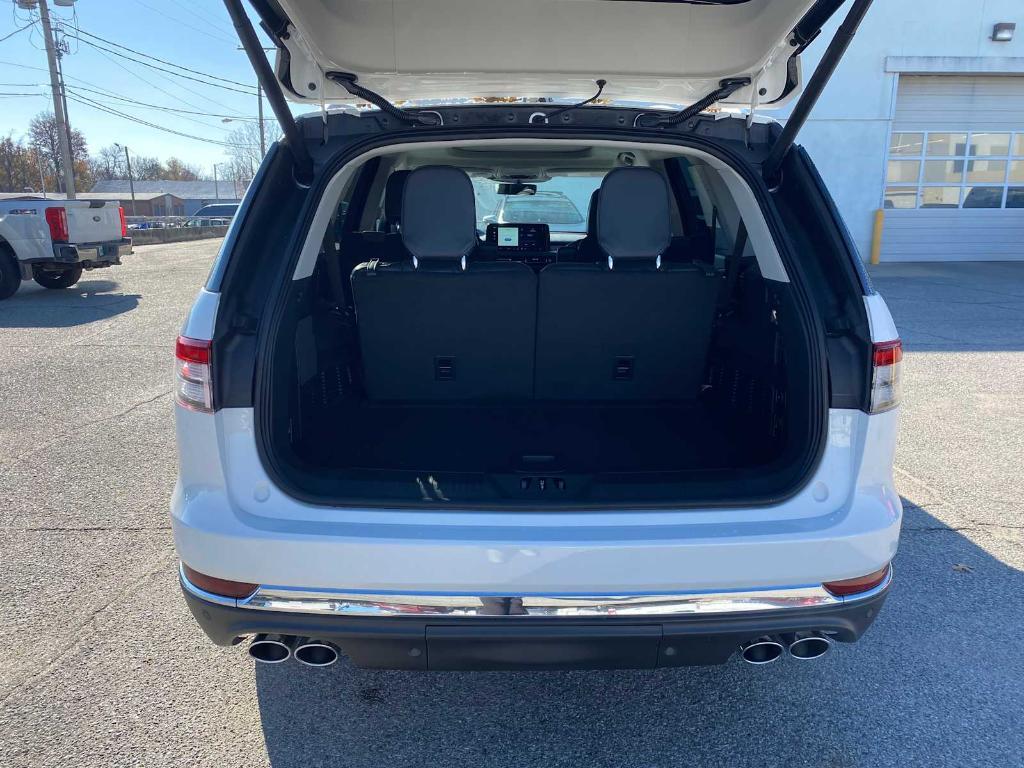 new 2025 Lincoln Aviator car, priced at $59,895