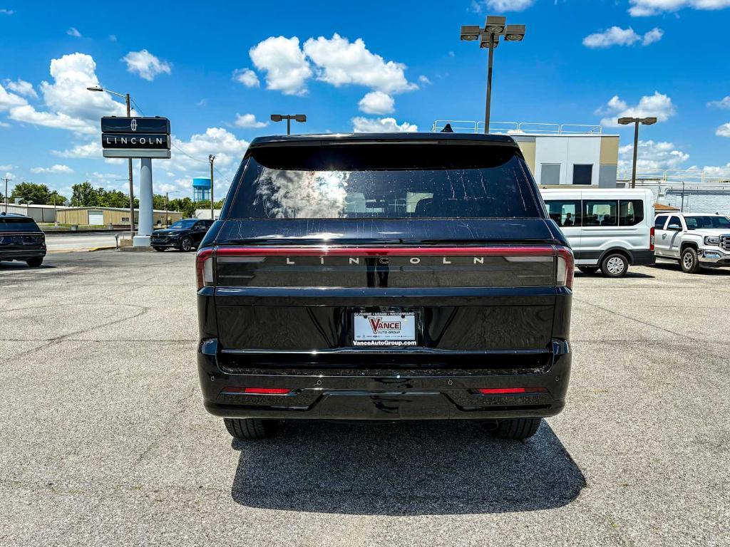new 2025 Lincoln Navigator car, priced at $105,875