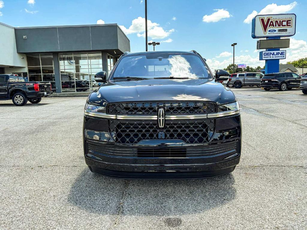 new 2025 Lincoln Navigator car, priced at $105,875