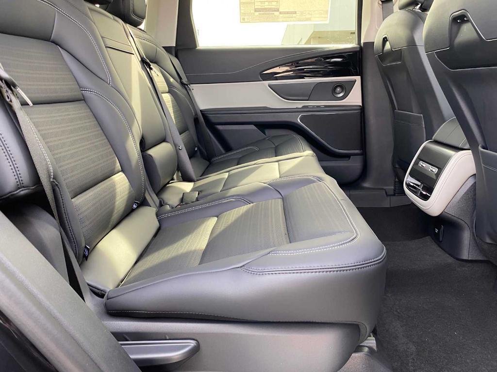 new 2025 Lincoln Nautilus car, priced at $56,528