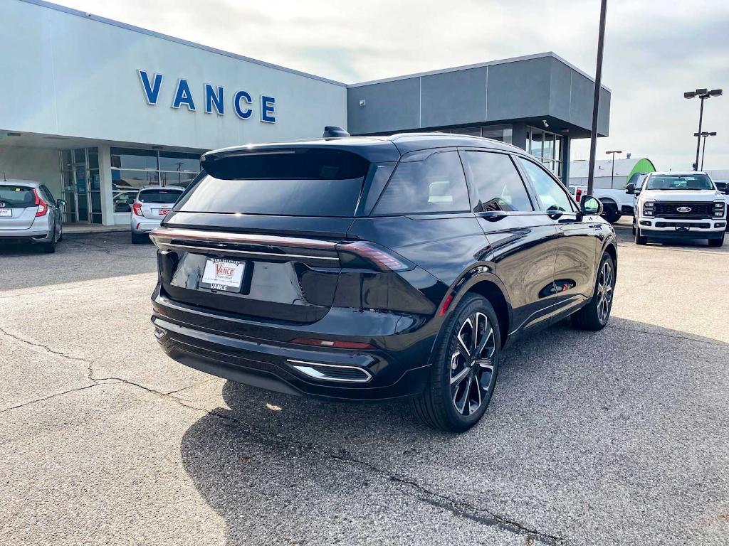 new 2025 Lincoln Nautilus car, priced at $56,528