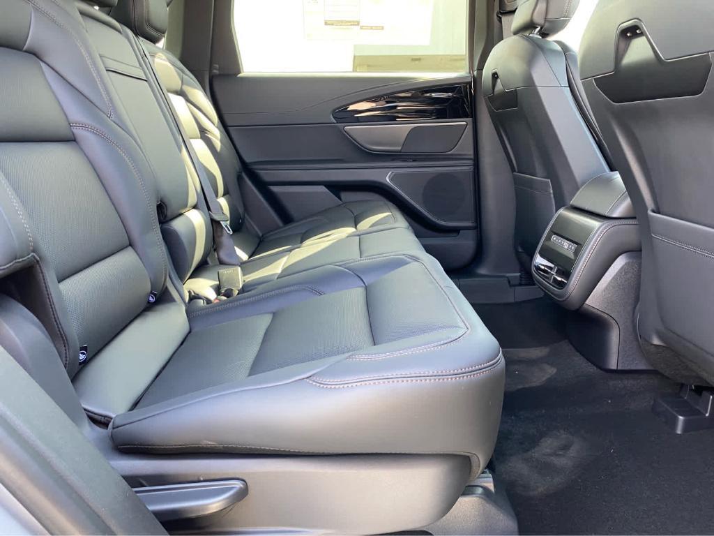 new 2025 Lincoln Nautilus car, priced at $51,433