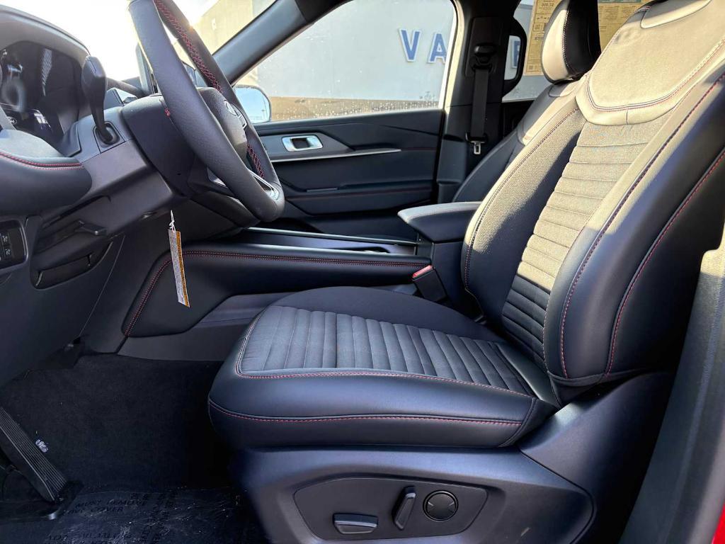 new 2025 Ford Explorer car, priced at $46,165