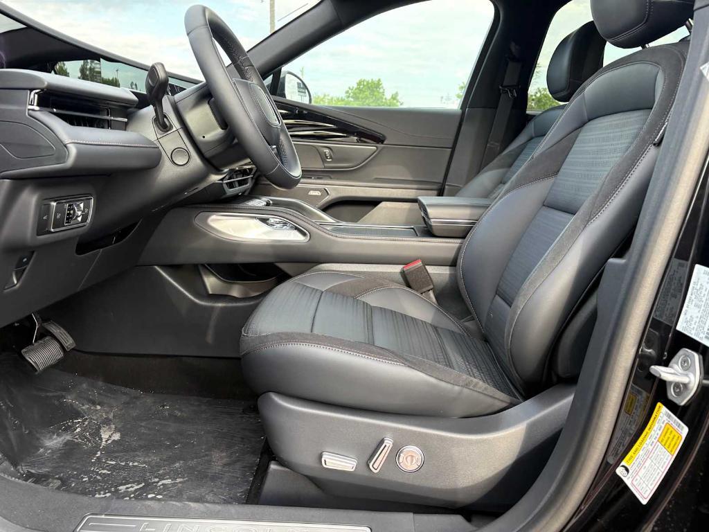 new 2025 Lincoln Nautilus car, priced at $60,190