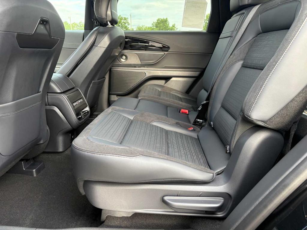new 2025 Lincoln Nautilus car, priced at $60,190
