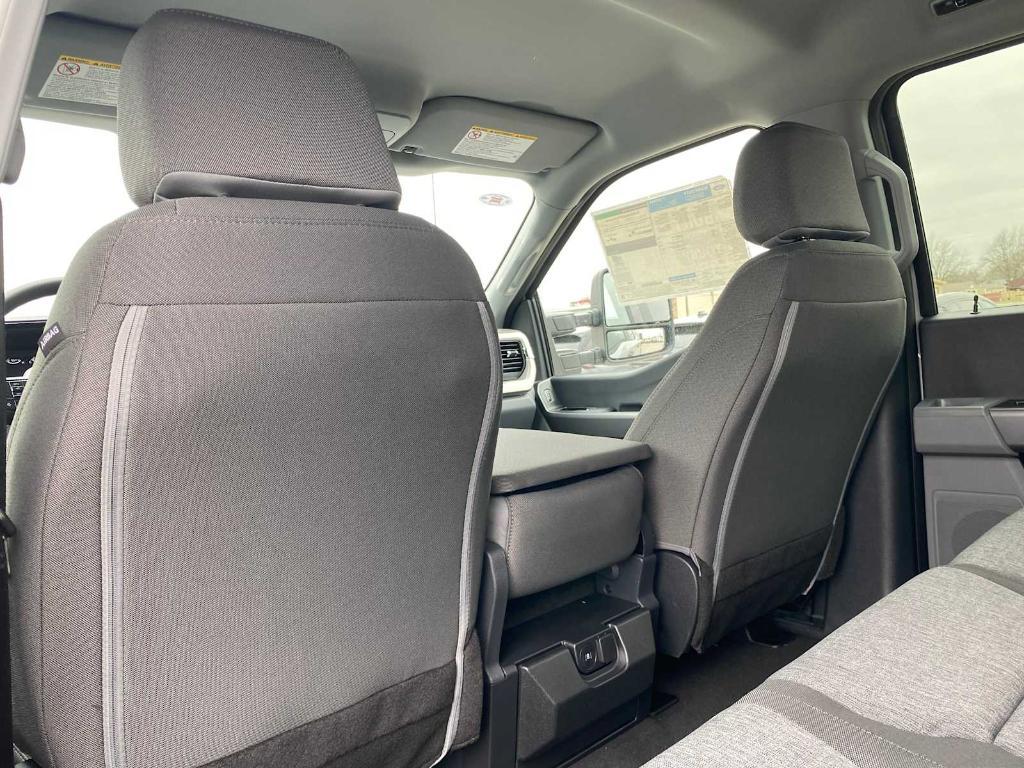 new 2025 Ford F-250 car, priced at $64,670