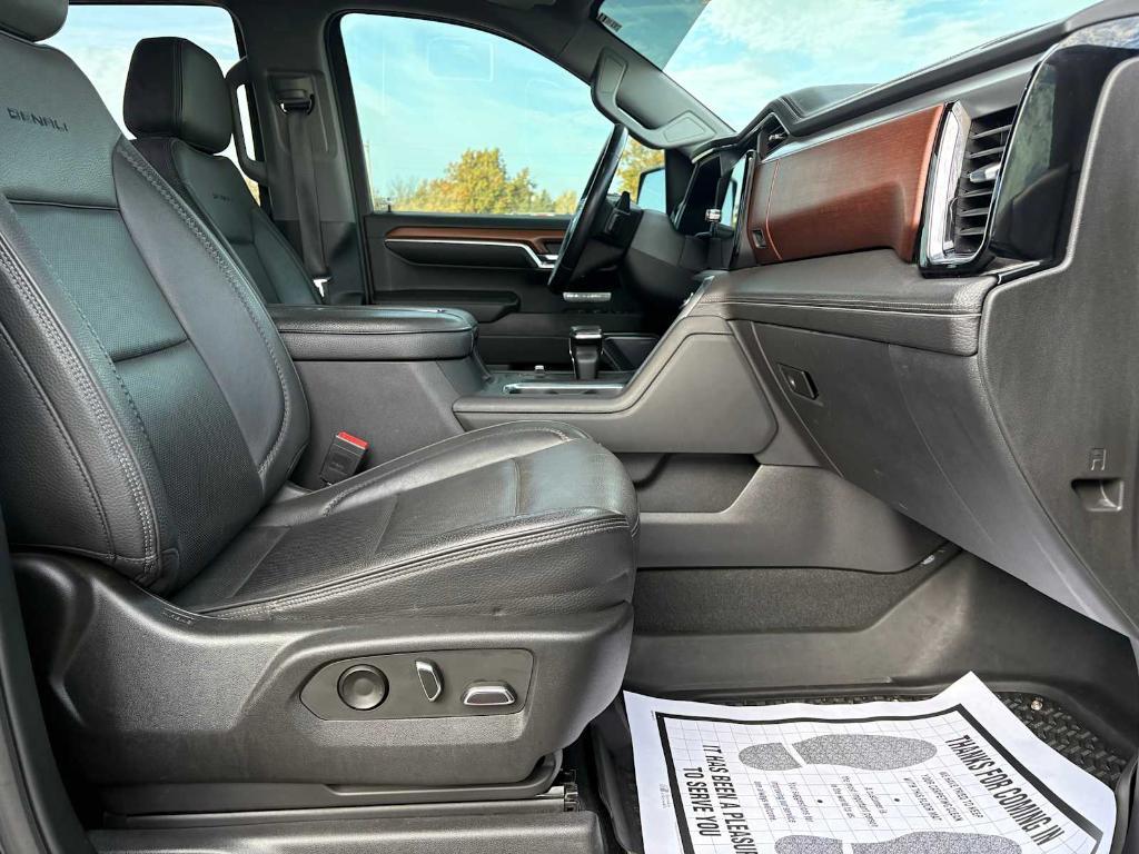 used 2022 GMC Sierra 1500 car, priced at $41,700