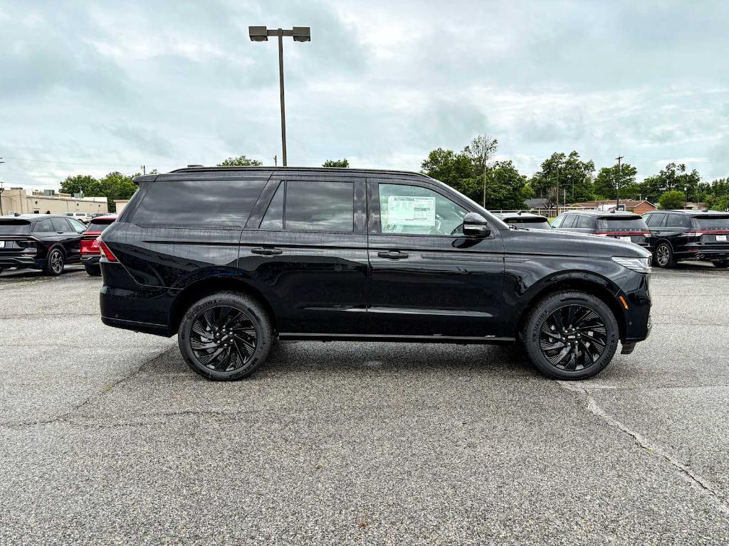 new 2025 Lincoln Navigator car, priced at $105,235