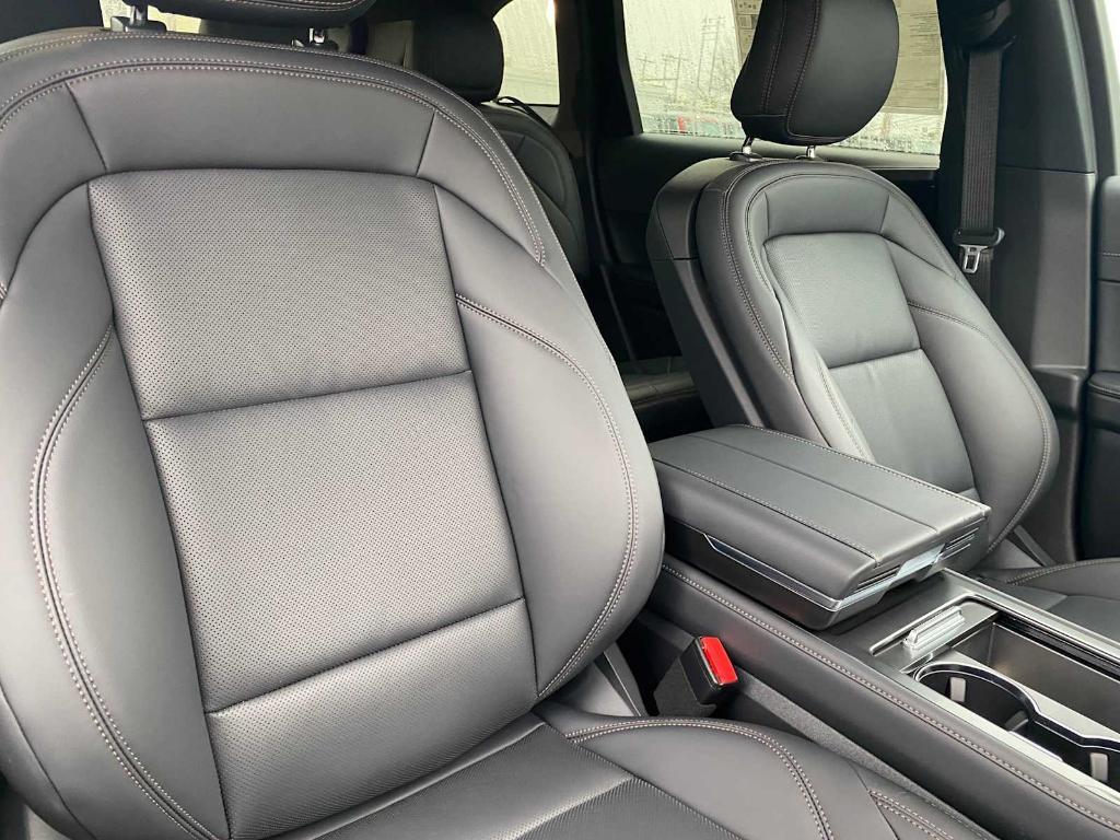 new 2025 Lincoln Nautilus car, priced at $56,926