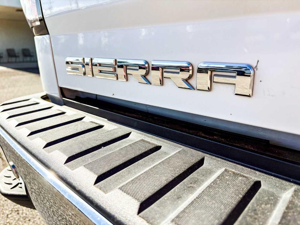 used 2018 GMC Sierra 1500 car, priced at $31,595