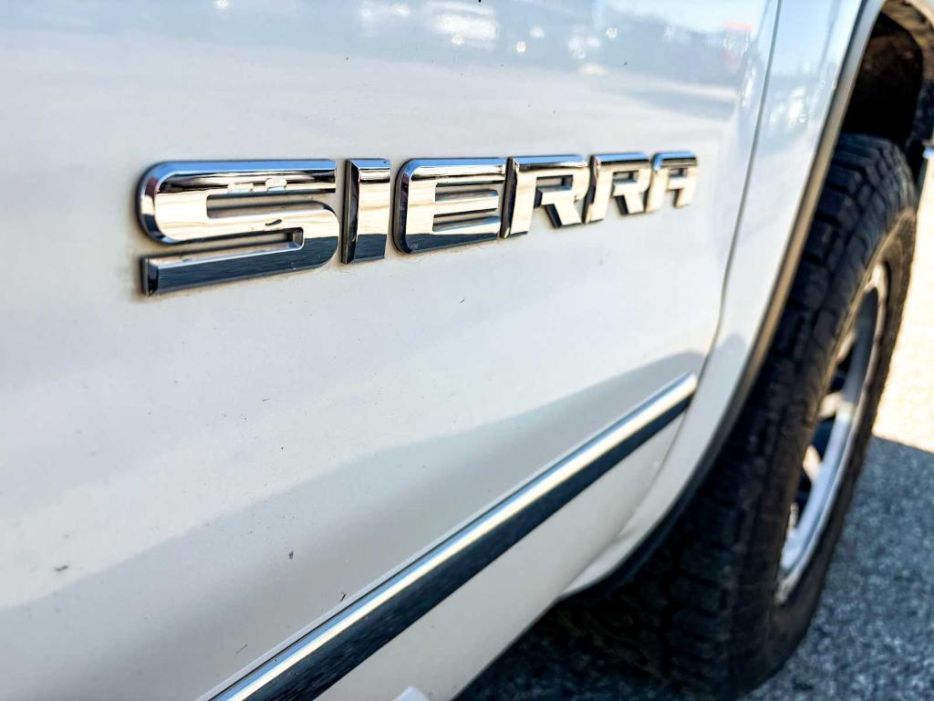 used 2018 GMC Sierra 1500 car, priced at $31,595