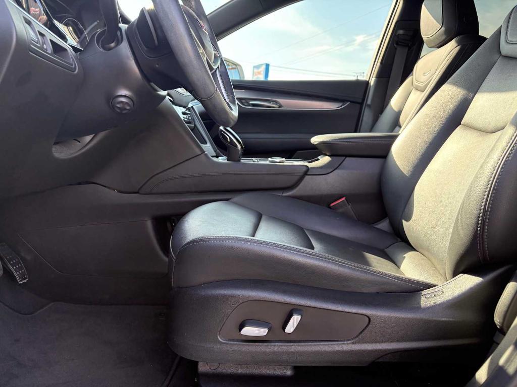 used 2020 Cadillac XT5 car, priced at $24,994